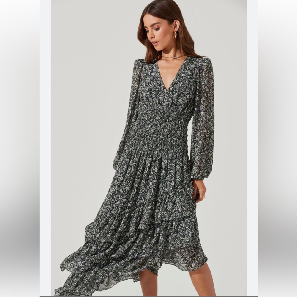 ASTR The Label Long Sleeve Asymmetrical Tiered Ruffle Floral Midi Dress, MEDIUM - Picture 3 of 13